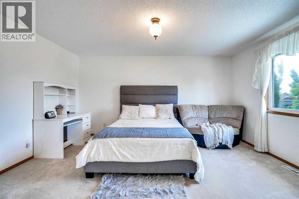 76 Somerset Manor Sw, Calgary, Alberta  T2Y 3V7 - Photo 20 - A2233295