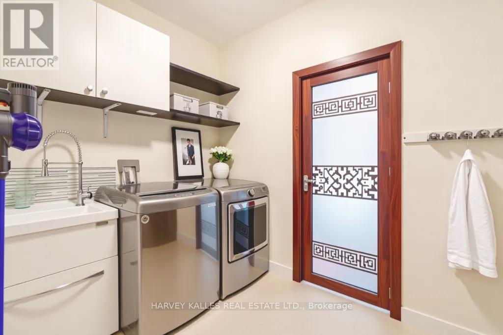 1623 Eglinton Avenue W, Mississauga (East Credit), Ontario  L5M 7C1 - Photo 25 - W12386699