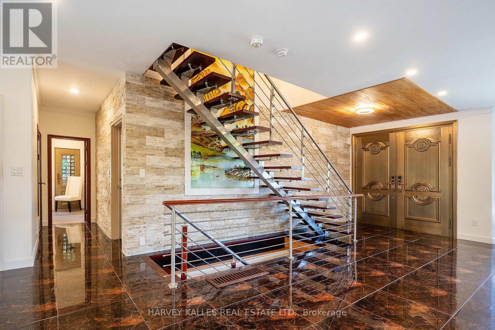 1623 Eglinton Avenue W, Mississauga (East Credit), Ontario  L5M 7C1 - Photo 4 - W12386699