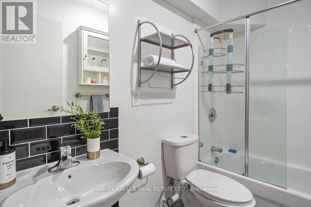 1623 Eglinton Avenue W, Mississauga (East Credit), Ontario  L5M 7C1 - Photo 41 - W12386699