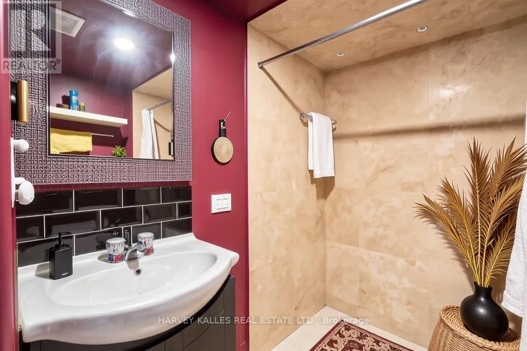 1623 Eglinton Avenue W, Mississauga (East Credit), Ontario  L5M 7C1 - Photo 45 - W12386699