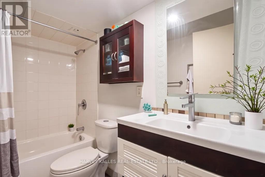 1623 Eglinton Avenue W, Mississauga (East Credit), Ontario  L5M 7C1 - Photo 47 - W12386699