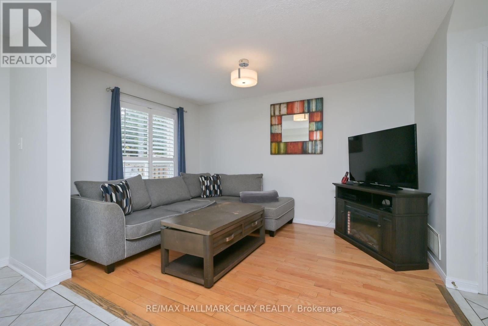 54 Cadillac Crescent, Brampton, Ontario  L7A 3B6 - Photo 10 - W12386712