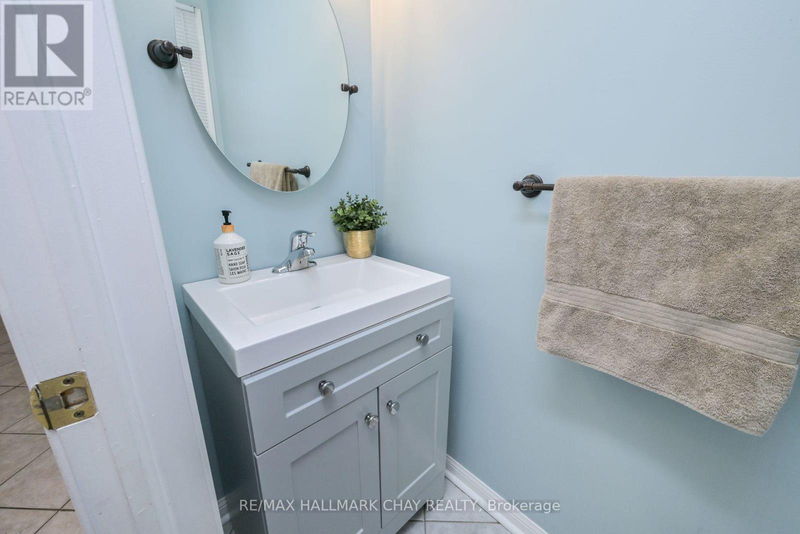 54 Cadillac Crescent, Brampton, Ontario  L7A 3B6 - Photo 12 - W12386712