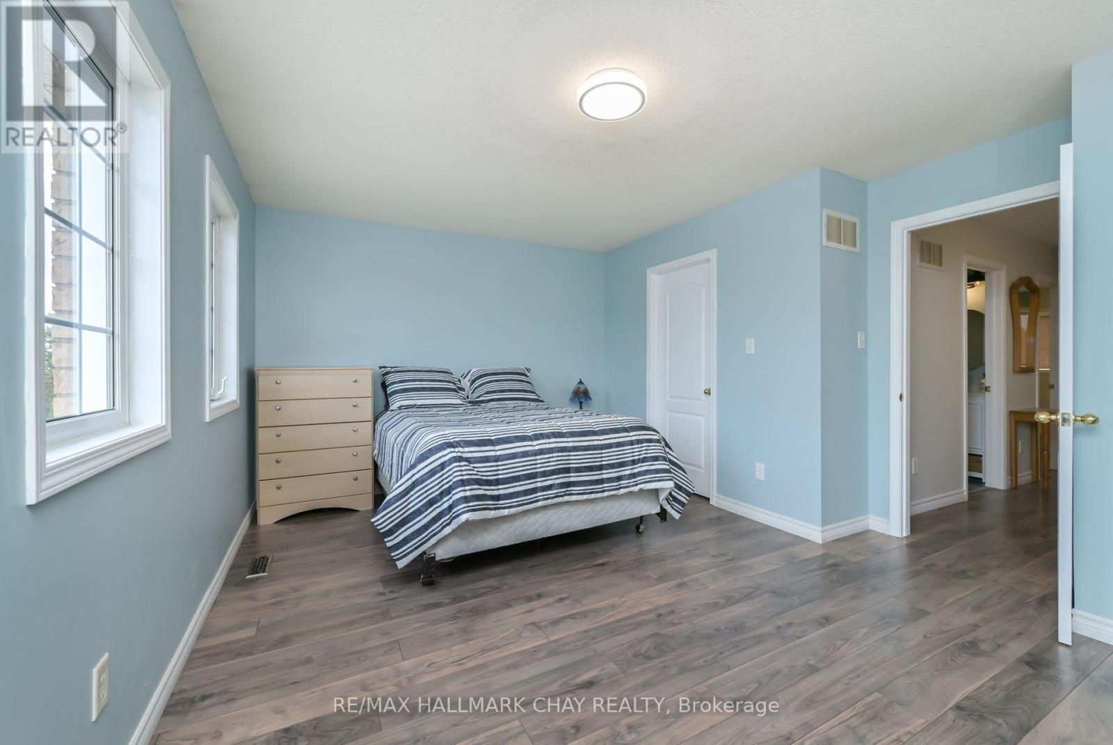 54 Cadillac Crescent, Brampton, Ontario  L7A 3B6 - Photo 16 - W12386712