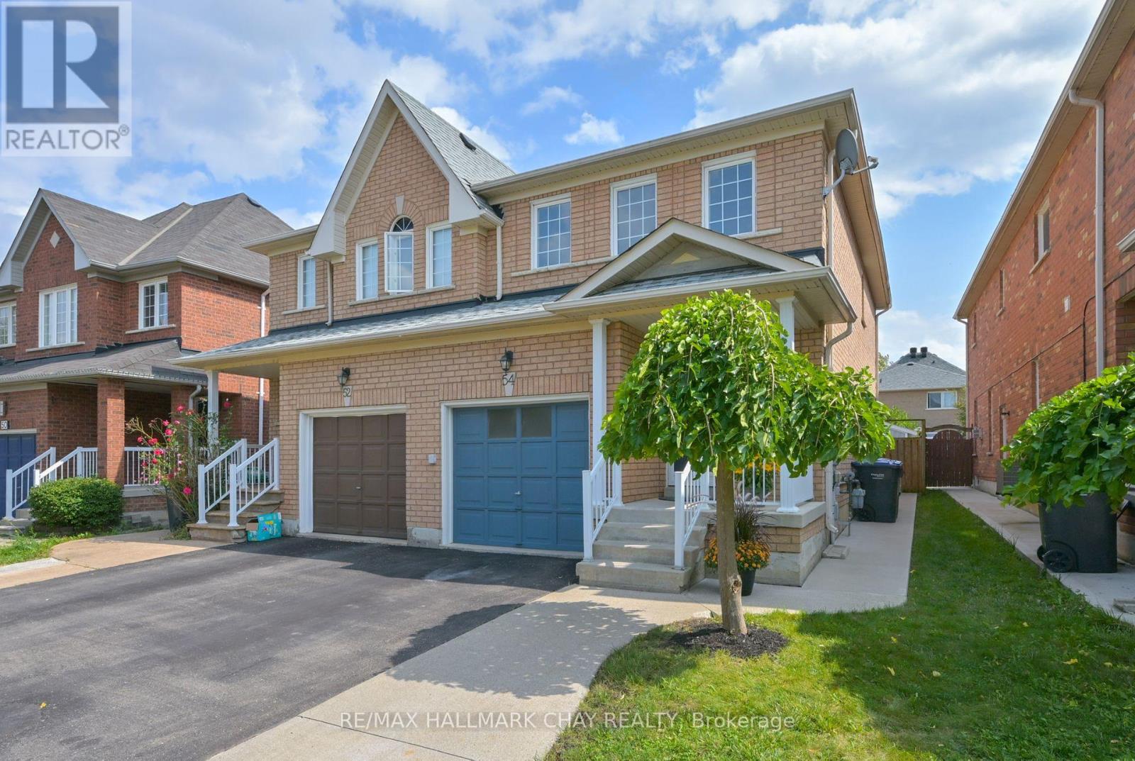 54 Cadillac Crescent, Brampton, Ontario  L7A 3B6 - Photo 2 - W12386712