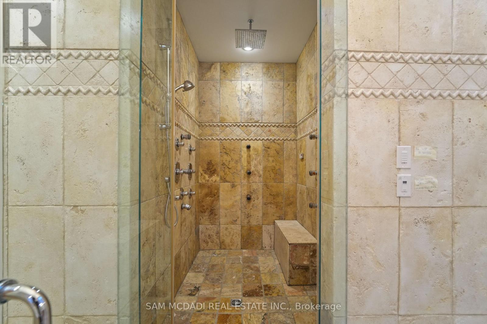 2025 Heartwood Court, Mississauga (Erindale), Ontario  L5C 4P7 - Photo 25 - W12386714