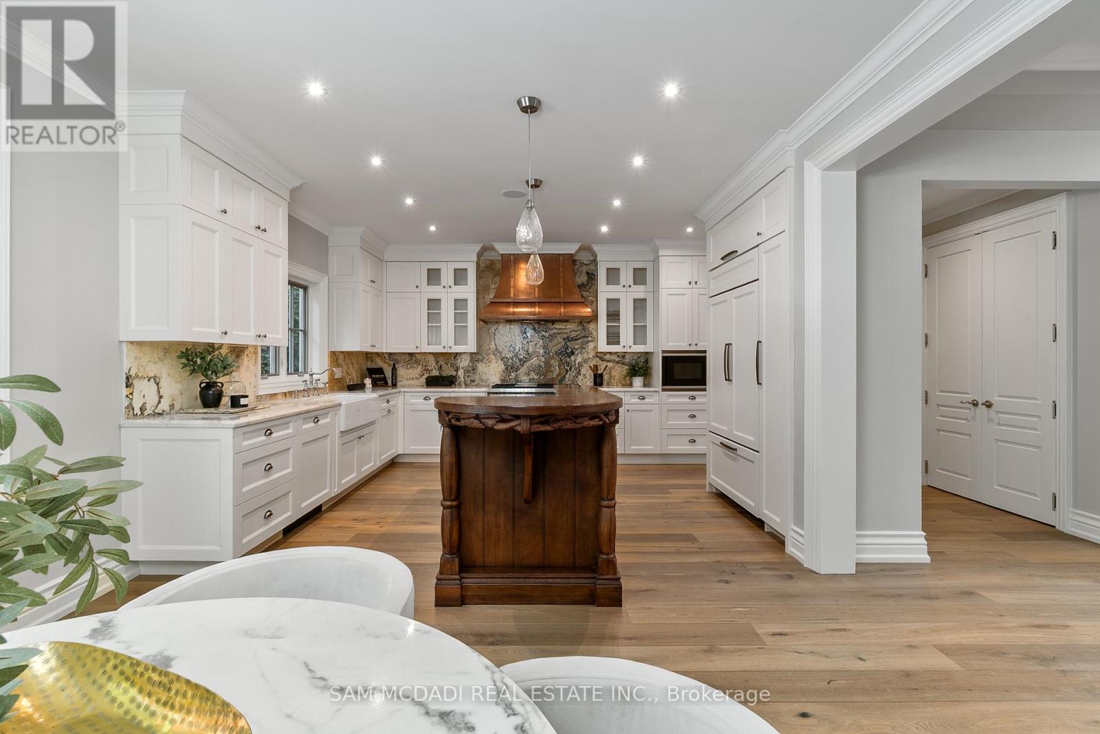 2025 Heartwood Court, Mississauga (Erindale), Ontario  L5C 4P7 - Photo 9 - W12386714