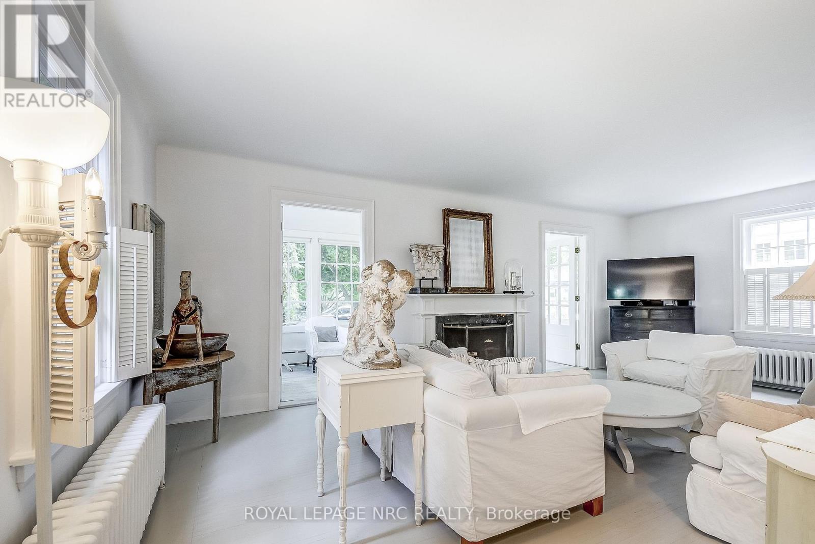 2 Pinehill Road, St. Catharines, Ontario  L2R 3R5 - Photo 14 - X12385886