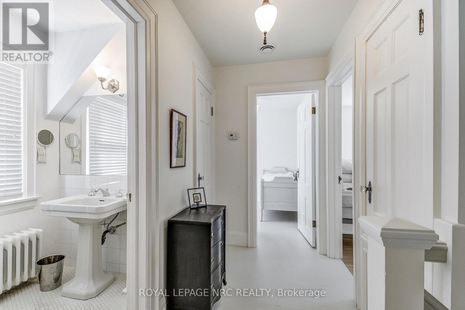 2 Pinehill Road, St. Catharines, Ontario  L2R 3R5 - Photo 24 - X12385886