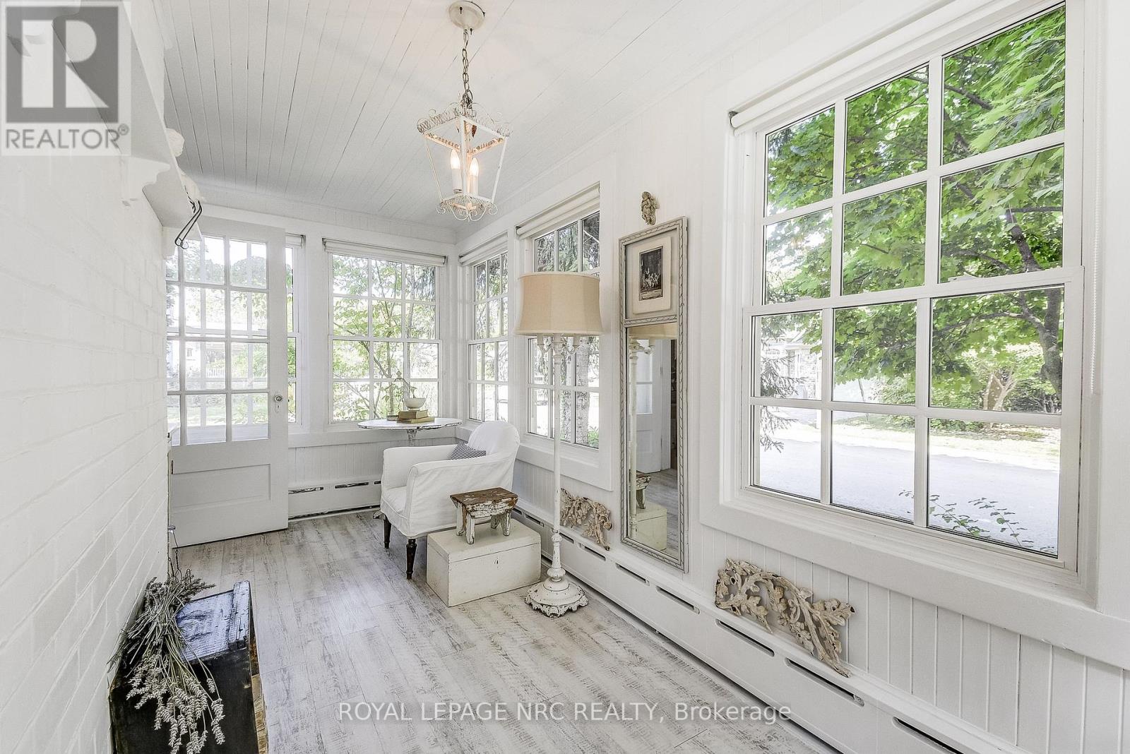 2 Pinehill Road, St. Catharines, Ontario  L2R 3R5 - Photo 18 - X12385886