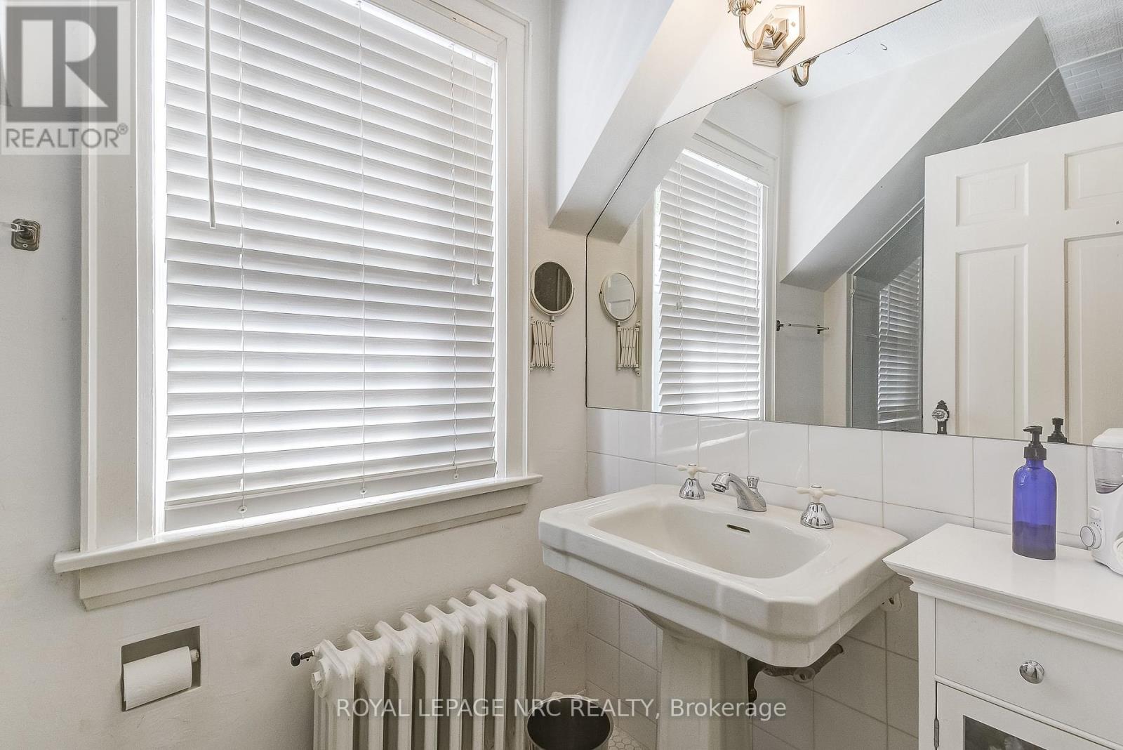 2 Pinehill Road, St. Catharines, Ontario  L2R 3R5 - Photo 30 - X12385886