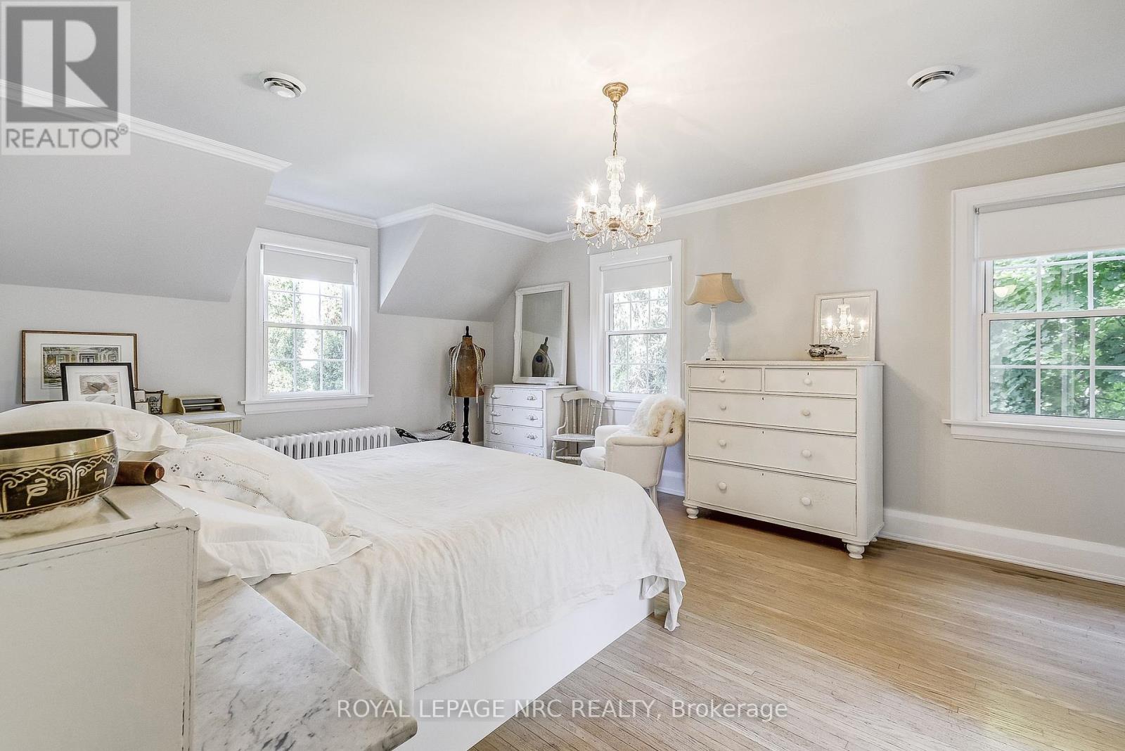 2 Pinehill Road, St. Catharines, Ontario  L2R 3R5 - Photo 26 - X12385886