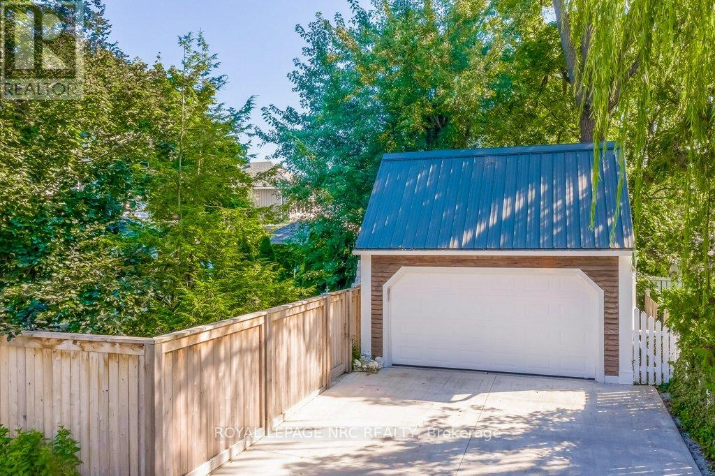 2 Pinehill Road, St. Catharines, Ontario  L2R 3R5 - Photo 39 - X12385886