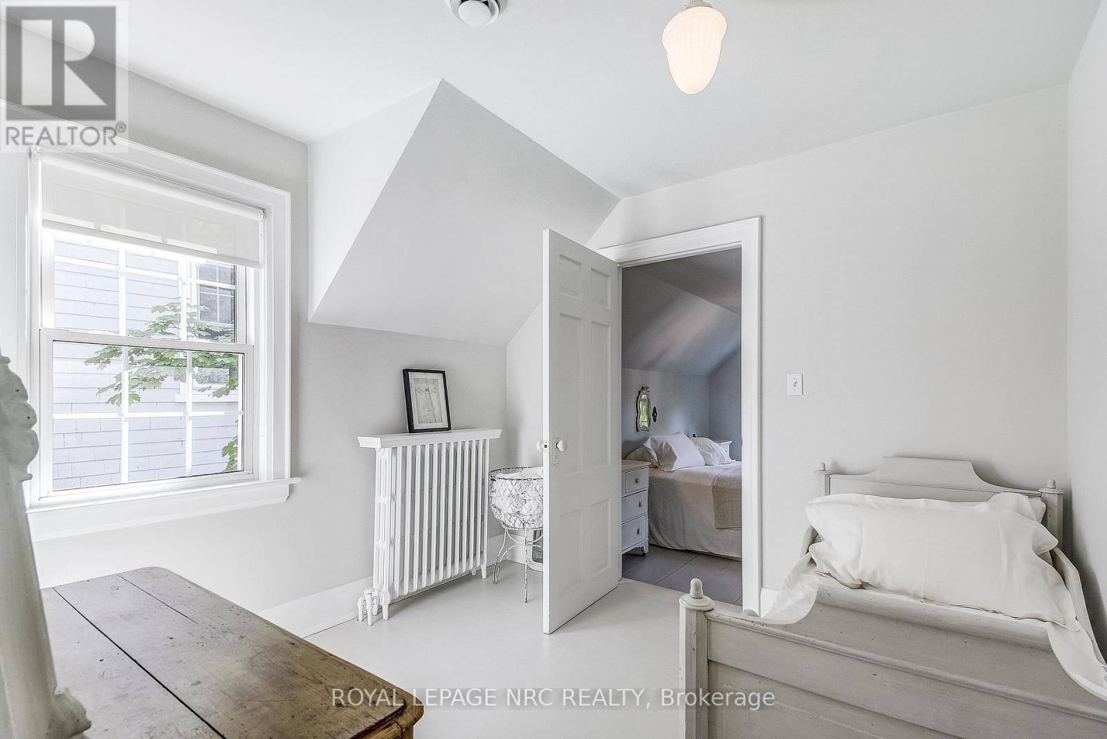 2 Pinehill Road, St. Catharines, Ontario  L2R 3R5 - Photo 34 - X12385886