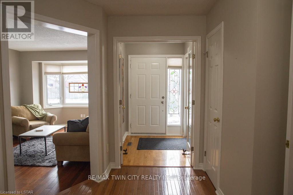 42 Redwood Lane, London East, Ontario  N5V 4C4 - Photo 12 - X12386694
