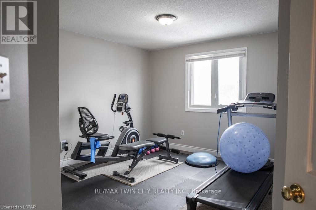 42 Redwood Lane, London East, Ontario  N5V 4C4 - Photo 20 - X12386694