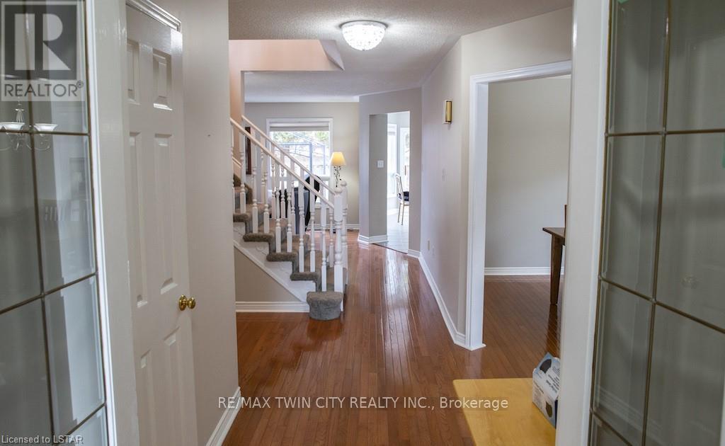 42 Redwood Lane, London East, Ontario  N5V 4C4 - Photo 3 - X12386694