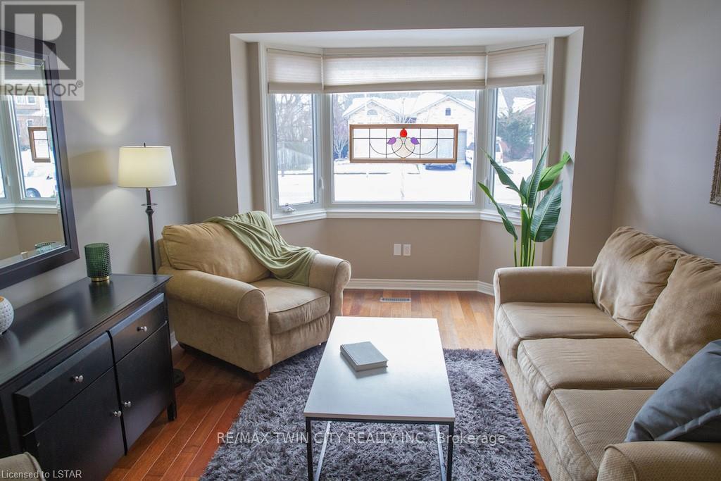 42 Redwood Lane, London East, Ontario  N5V 4C4 - Photo 4 - X12386694