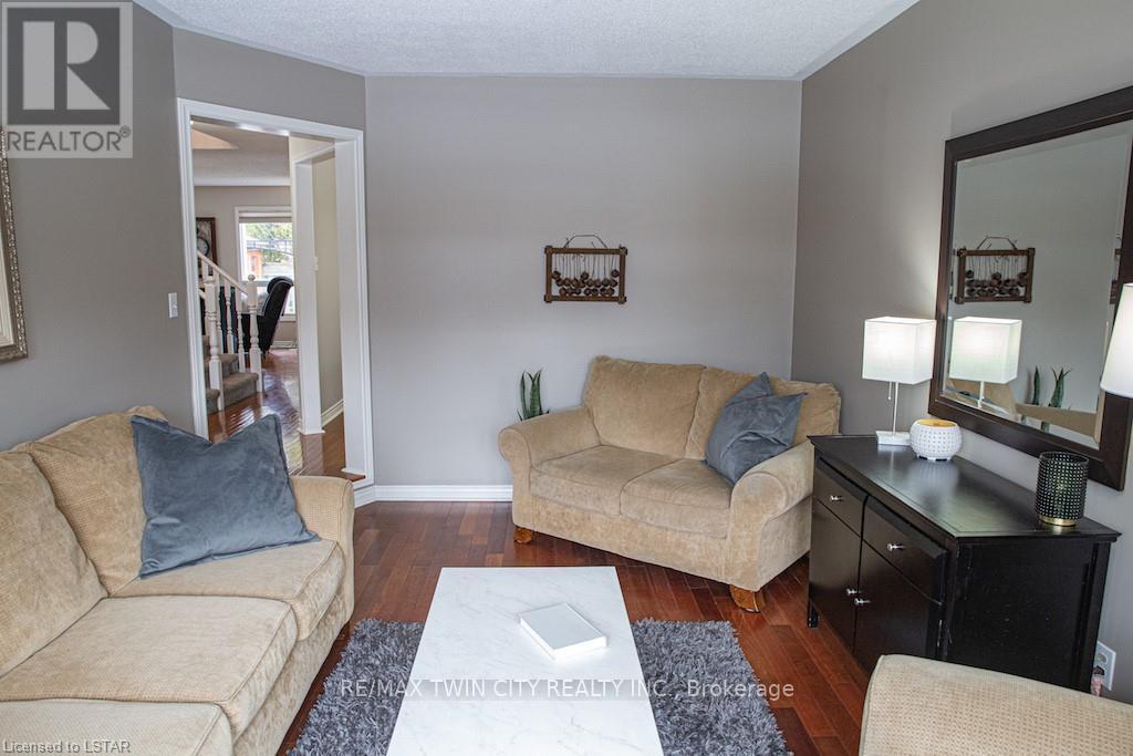 42 Redwood Lane, London East, Ontario  N5V 4C4 - Photo 5 - X12386694