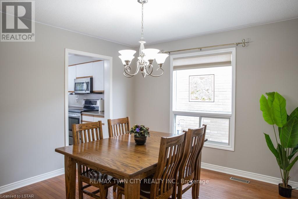 42 Redwood Lane, London East, Ontario  N5V 4C4 - Photo 6 - X12386694