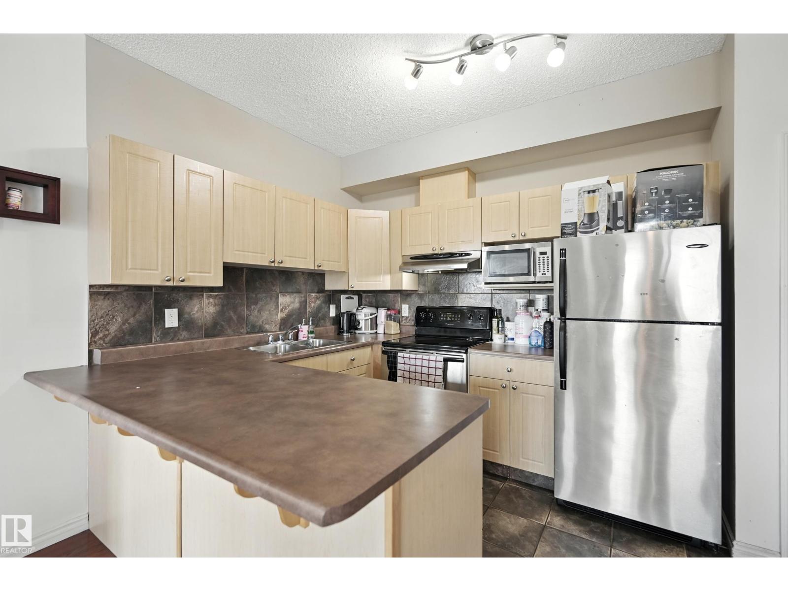 #301 10118 95 St Nw, Edmonton, Alberta  T5J 1R3 - Photo 3 - E4456424