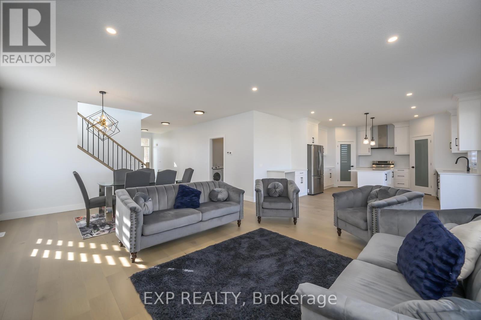 280 Nancy Street, Dutton/dunwich (Dutton), Ontario  N0L 1J0 - Photo 7 - X12386721