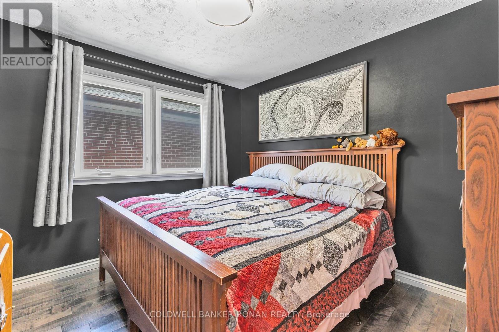 20 Hallow Crescent, Toronto, Ontario  M9W 2V9 - Photo 14 - W12386729