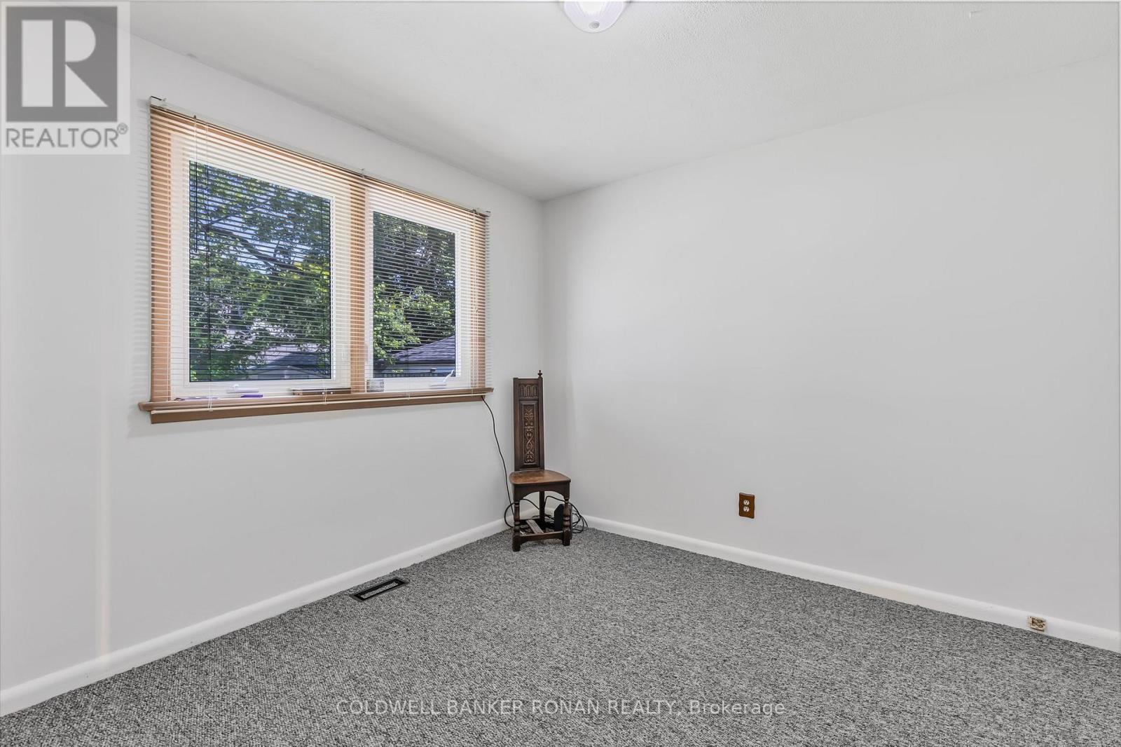 20 Hallow Crescent, Toronto, Ontario  M9W 2V9 - Photo 16 - W12386729