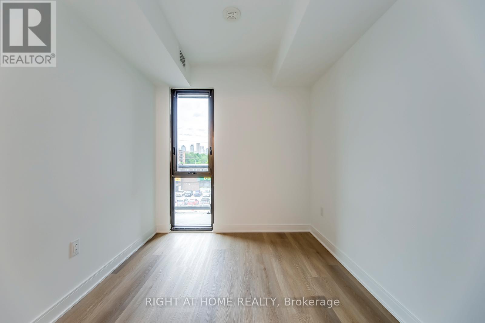 304 - 86 Dundas Street E, Mississauga, Ontario  L5A 1W4 - Photo 11 - W12386733