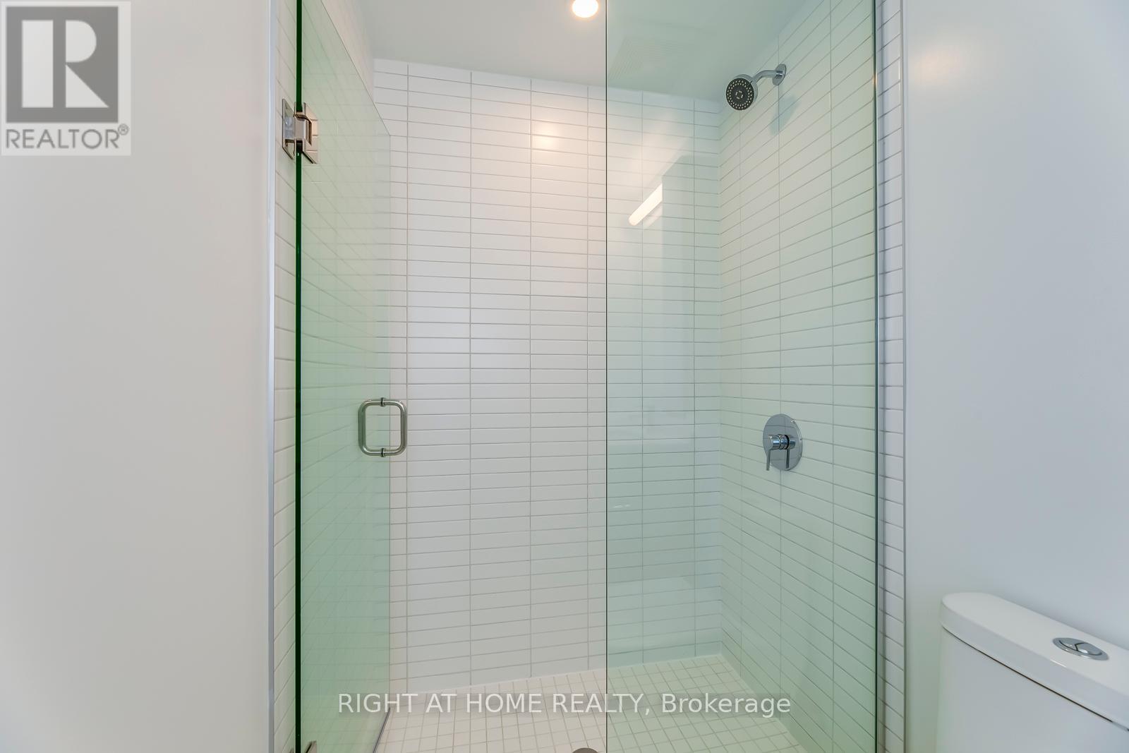 304 - 86 Dundas Street E, Mississauga, Ontario  L5A 1W4 - Photo 14 - W12386733