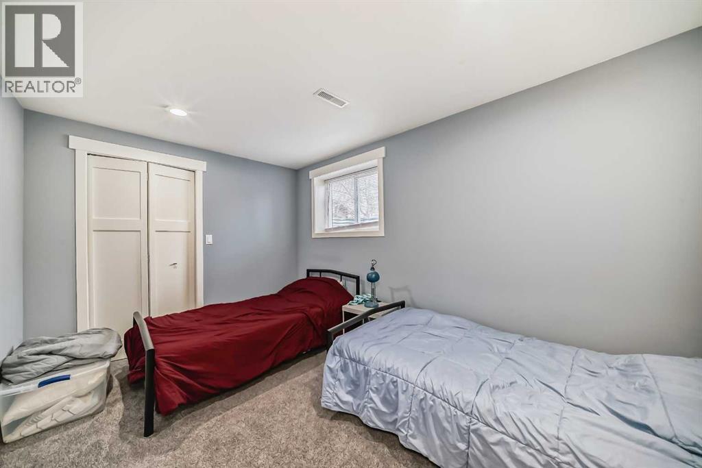 119 Pump Hill Bay Sw, Calgary, Alberta  T2V 4L6 - Photo 33 - A2253037