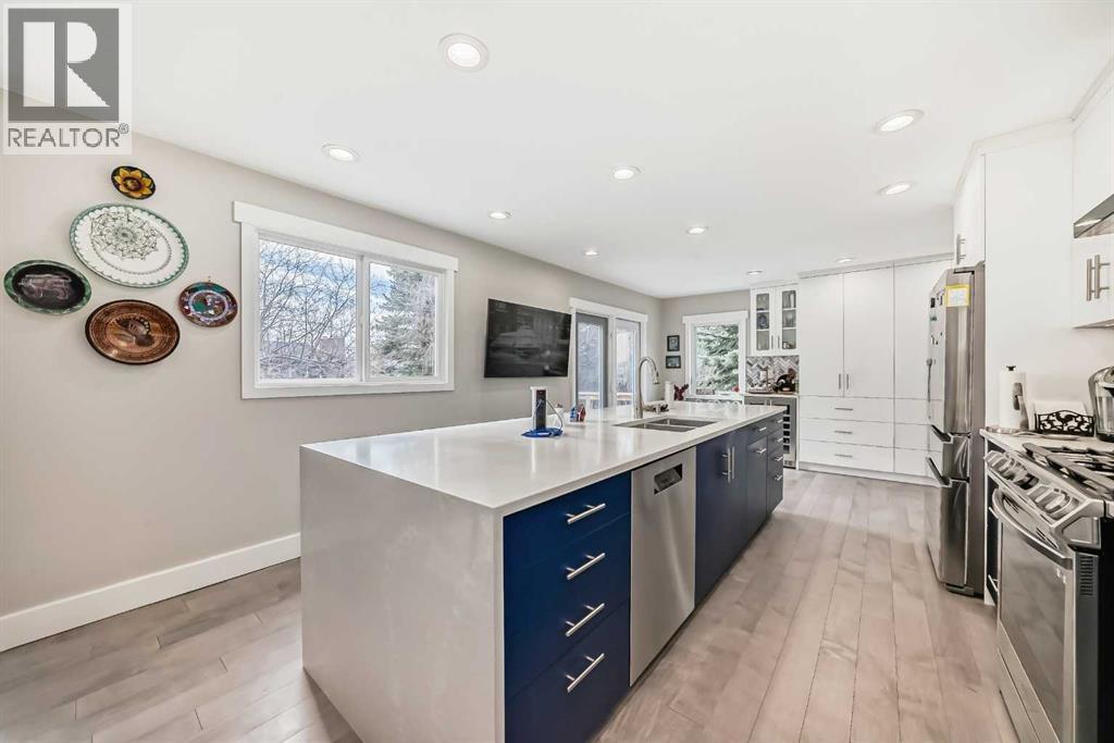 119 Pump Hill Bay Sw, Calgary, Alberta  T2V 4L6 - Photo 8 - A2253037