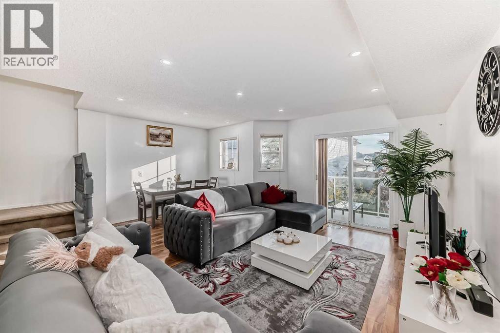 56 Saddletree Court Ne, Calgary, Alberta  T3J 5L1 - Photo 6 - A2206794