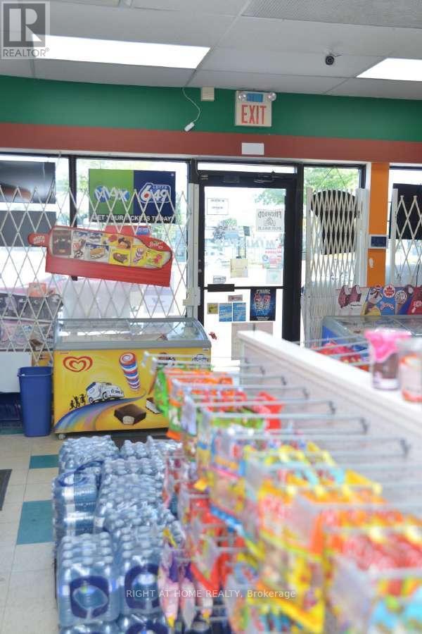 6 - 1120 Victoria Street N, Kitchener, Ontario  N2B 3T2 - Photo 8 - X12386748