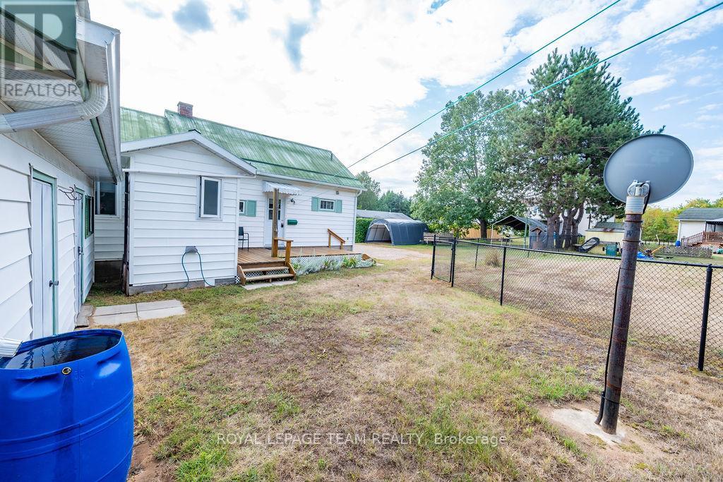 59 Drohan Street, Madawaska Valley, Ontario  K0J 2M0 - Photo 14 - X12386751