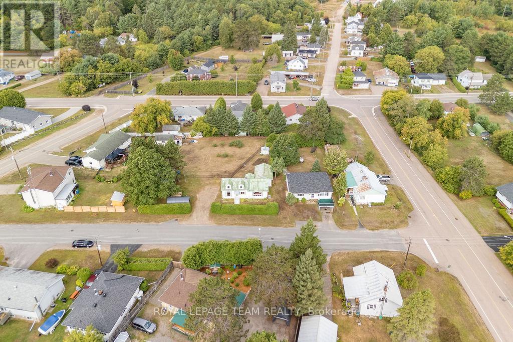 59 Drohan Street, Madawaska Valley, Ontario  K0J 2M0 - Photo 5 - X12386751