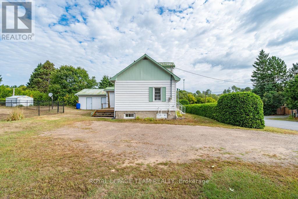59 Drohan Street, Madawaska Valley, Ontario  K0J 2M0 - Photo 8 - X12386751