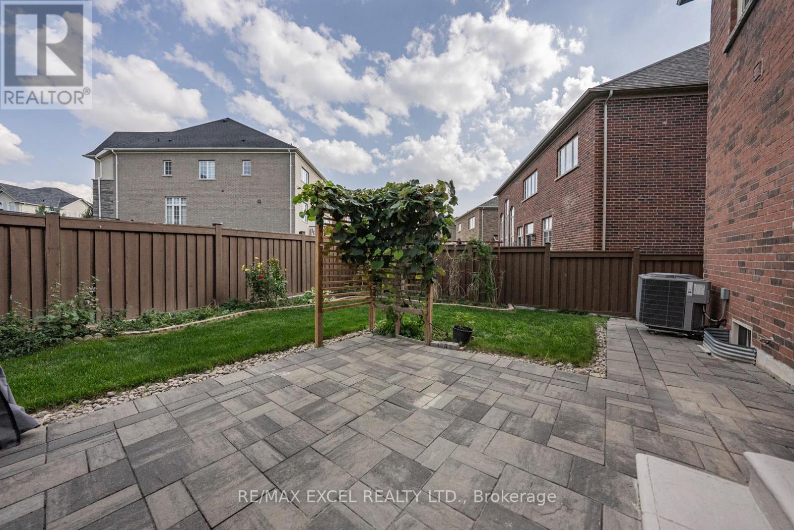 21 Paradise Valley Trail, King (Nobleton), Ontario  L7B 0A5 - Photo 49 - N12382927