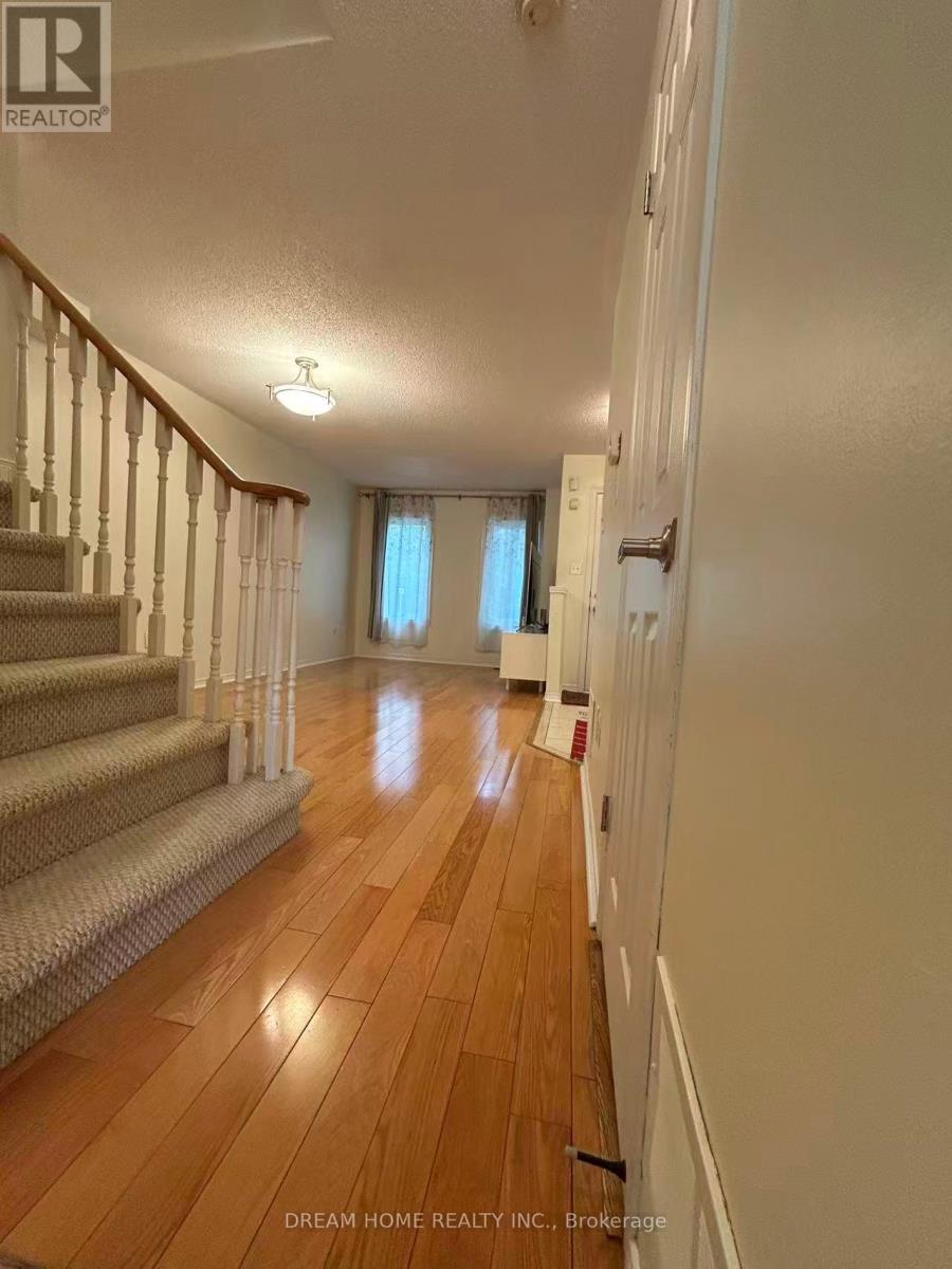 46 Baffin Court, Richmond Hill, Ontario  L4B 4J7 - Photo 10 - N12367639