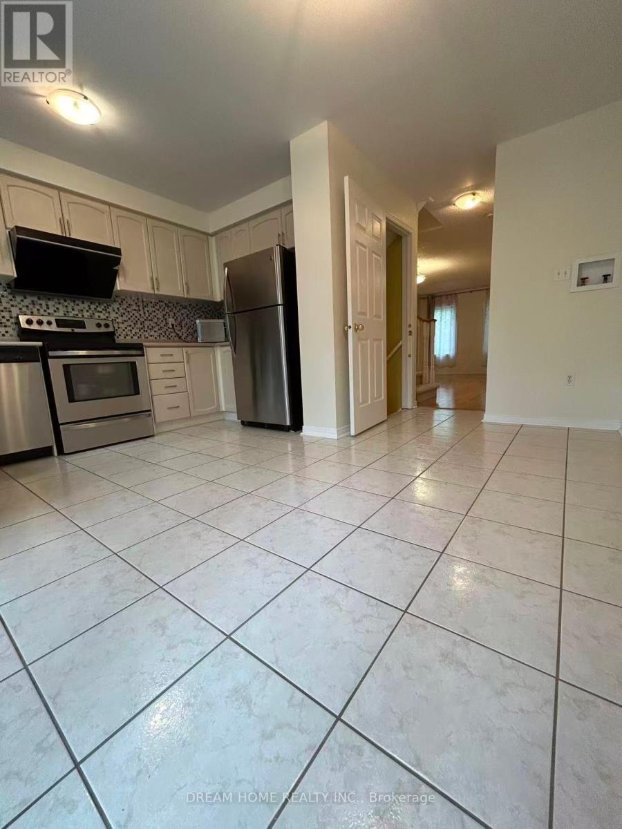 46 Baffin Court, Richmond Hill, Ontario  L4B 4J7 - Photo 7 - N12367639