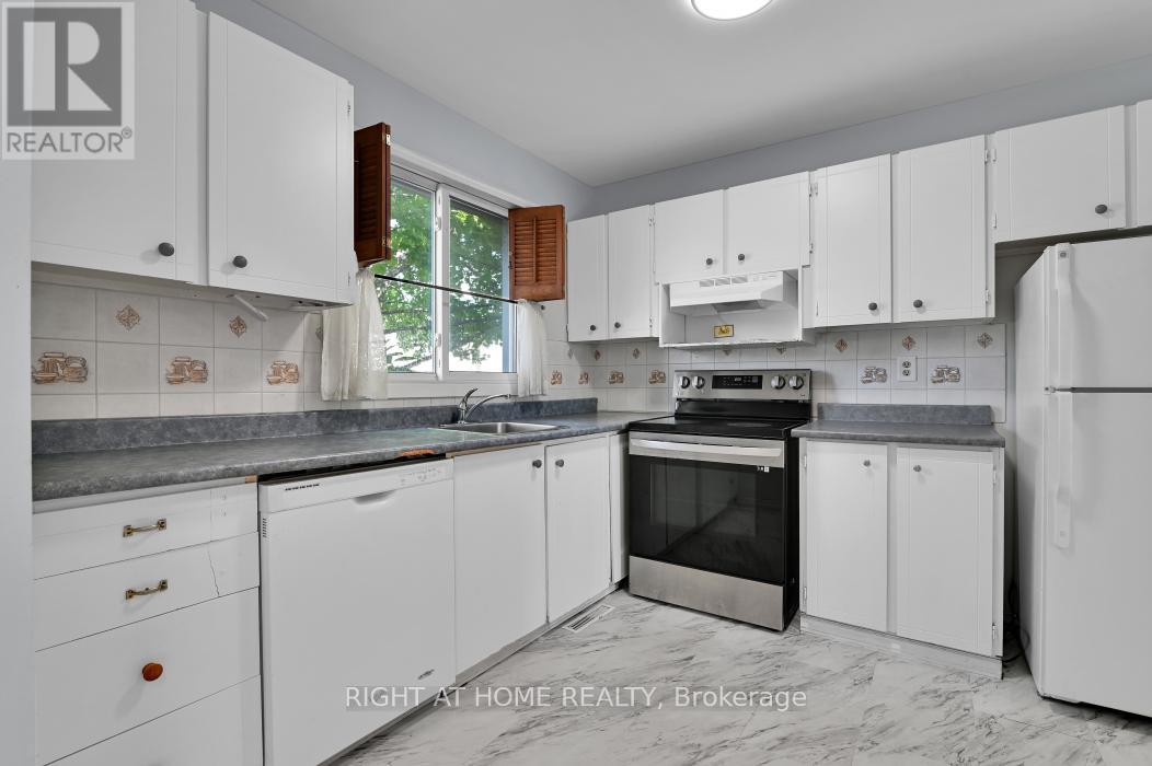 1441 Perez Crescent, Ottawa, Ontario  K1J 8V3 - Photo 4 - X12386765