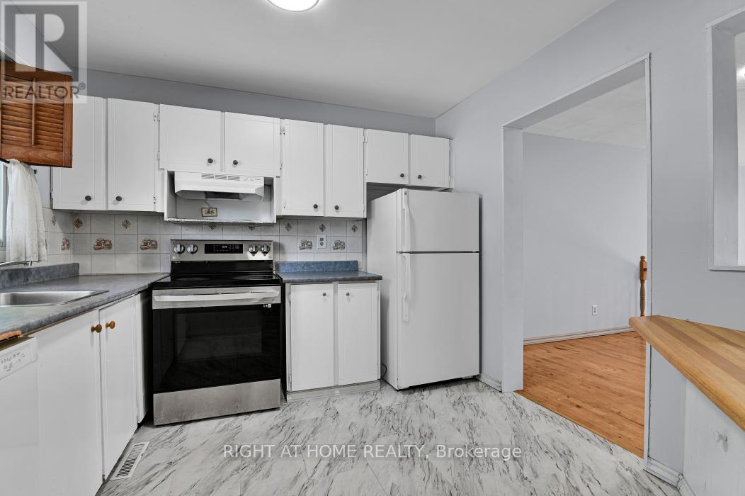 1441 Perez Crescent, Ottawa, Ontario  K1J 8V3 - Photo 5 - X12386765