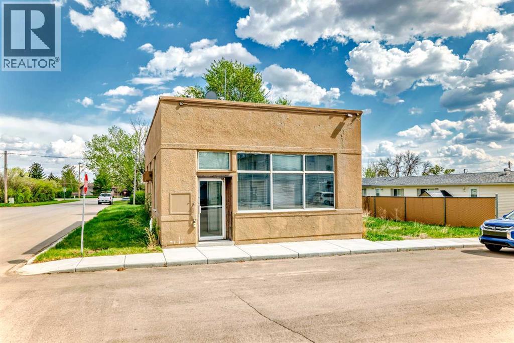 721 Broadway Street, Standard, Alberta  T0J 3G0 - Photo 2 - A2220672