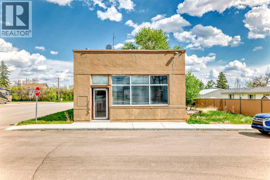 721 Broadway Street, Standard, Alberta  T0J 3G0 - Photo 3 - A2220672