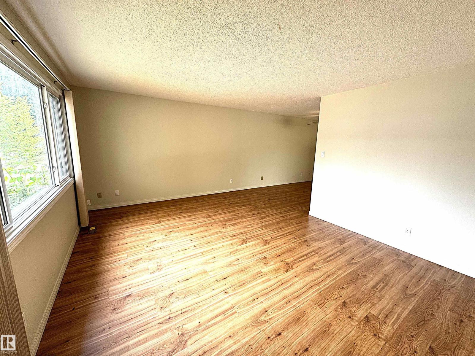 3315 & 3317 105 Av Nw, Edmonton, Alberta  T5W 0B5 - Photo 3 - E4456603