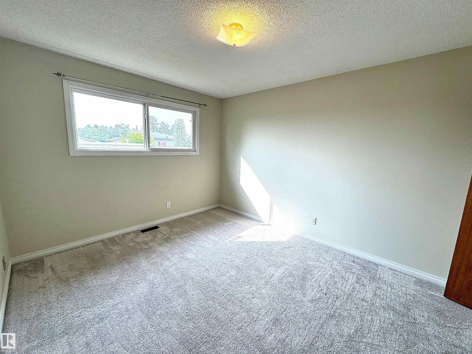 3315 & 3317 105 Av Nw, Edmonton, Alberta  T5W 0B5 - Photo 8 - E4456603