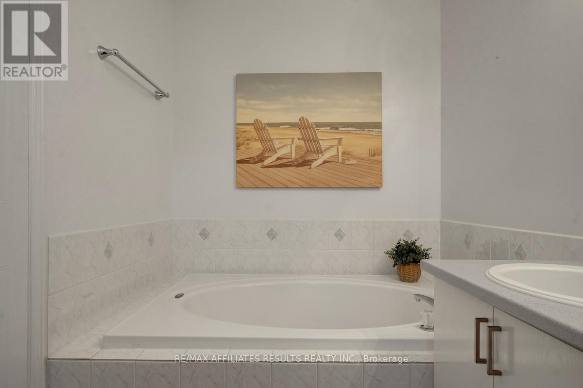 97 Flowertree Crescent, Ottawa, Ontario  K2M 2R7 - Photo 25 - X12386772