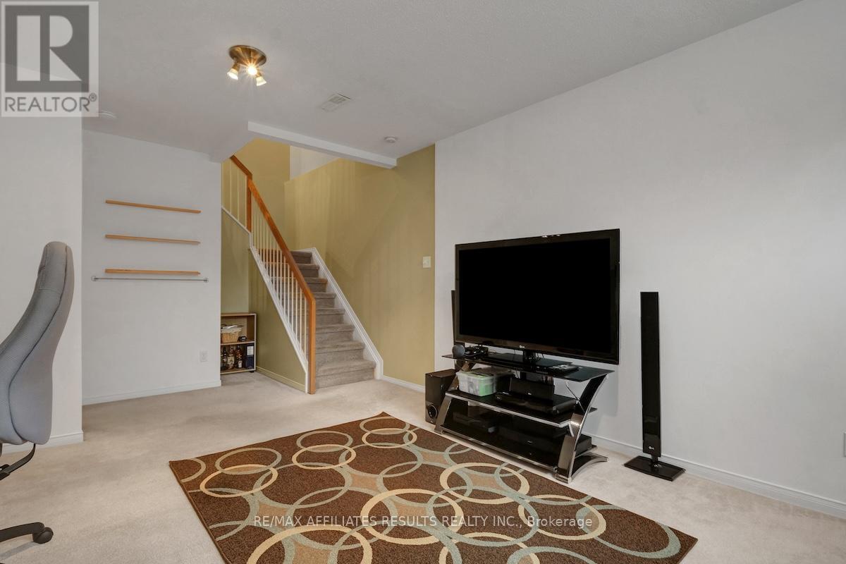 97 Flowertree Crescent, Ottawa, Ontario  K2M 2R7 - Photo 35 - X12386772