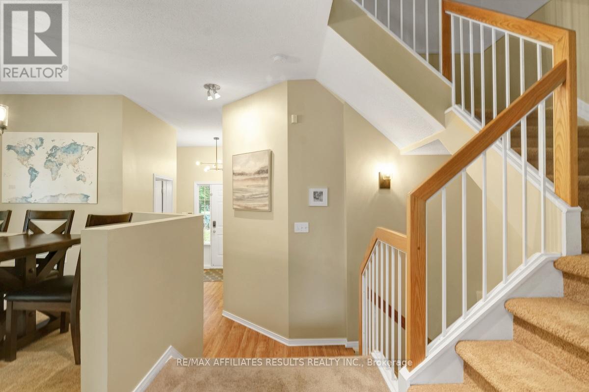 97 Flowertree Crescent, Ottawa, Ontario  K2M 2R7 - Photo 6 - X12386772